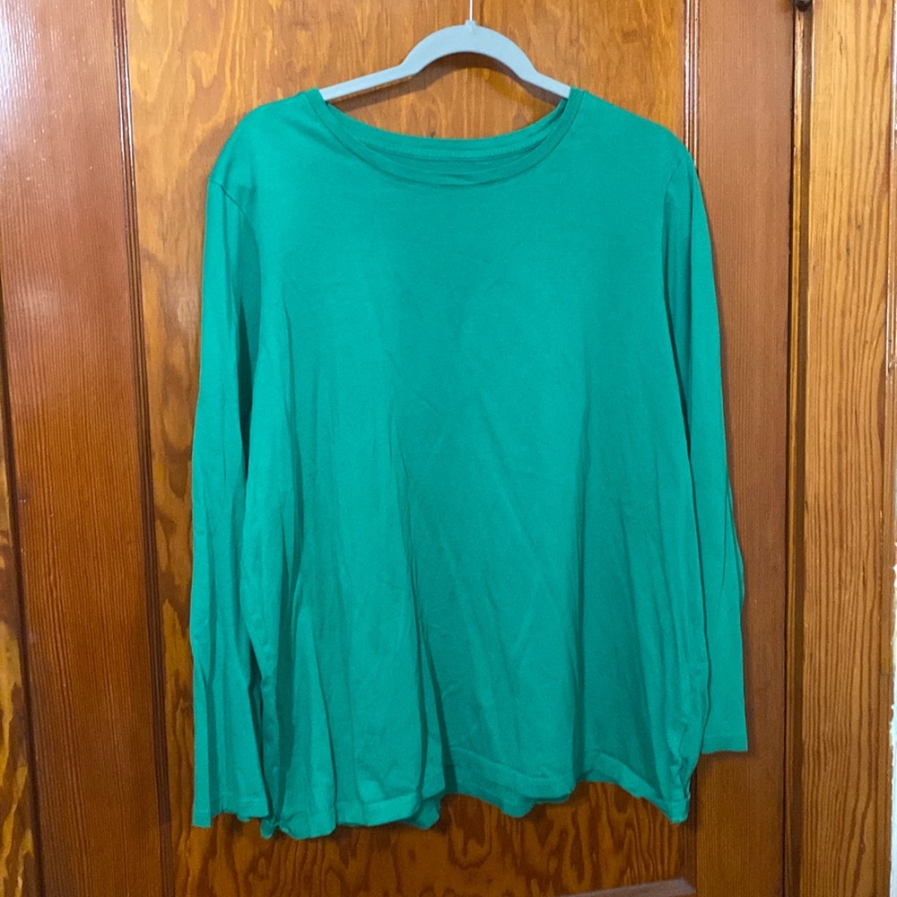 Womens 2X green long sleeved top.  Lands’ End. Good used condition.